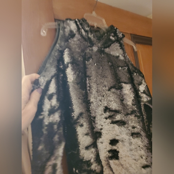 Sz XS NWT $895 RtA hooded open shoulder sequined top - Picture 3 of 9